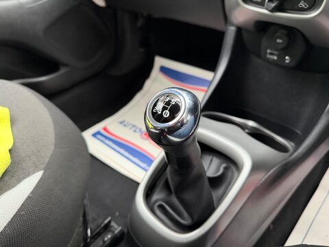 Toyota Aygo 1.0 VVT-i x-play Euro 6 5dr 10