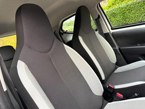 Toyota Aygo 1.0 VVT-i x-play Euro 6 5dr 13