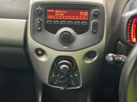 Toyota Aygo 1.0 VVT-i x-play Euro 6 5dr 10