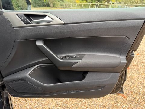 Volkswagen Polo 1.0 SE Euro 6 (s/s) 5dr 21