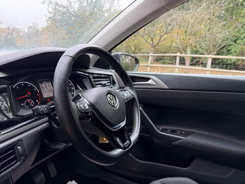 Volkswagen Polo 1.0 SE Euro 6 (s/s) 5dr 28