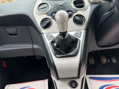 Ford Ka 1.2 Zetec Black Edition Euro 6 (s/s) 3dr 9