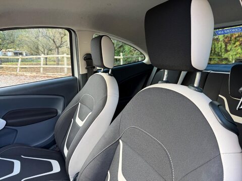 Ford Ka 1.2 Zetec White Edition Euro 6 (s/s) 3dr 26