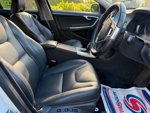 Volvo V60 2.0 T4 SE Nav Auto Euro 6 (s/s) 5dr 17
