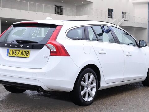 Volvo V60 2.0 T4 SE Nav Auto Euro 6 (s/s) 5dr 5