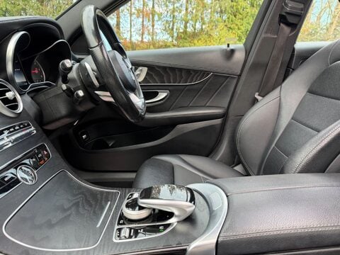 Mercedes-Benz C Class 2.1 C220d AMG Line (Premium Plus) 7G-Tronic+ Euro 6 (s/s) 4dr 49