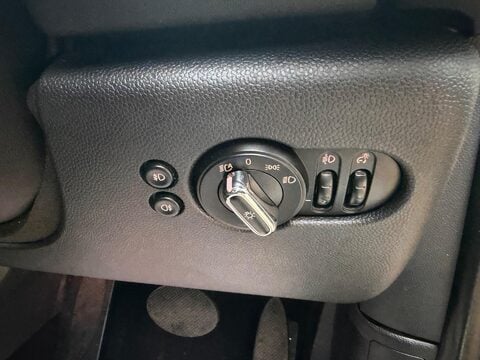 Mini Hatch 1.5 Cooper Auto Euro 6 (s/s) 3dr 21