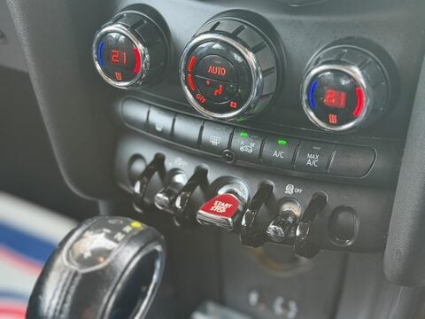 Mini Hatch 1.5 Cooper Auto Euro 6 (s/s) 3dr 24