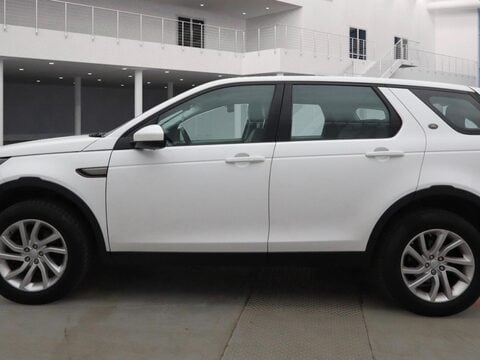 Land Rover Discovery Sport 2.0 TD4 SE Tech 4WD Euro 6 (s/s) 5dr 4