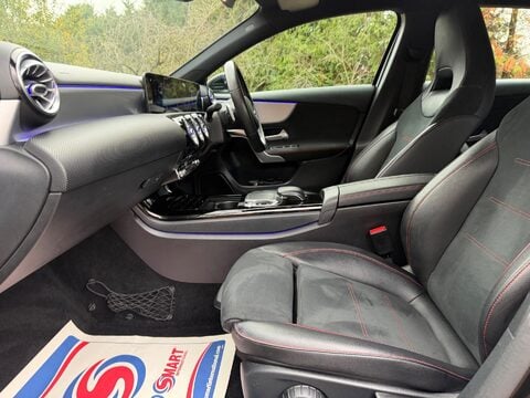 Mercedes-Benz A Class 1.3 A200 AMG Line (Premium) 7G-DCT Euro 6 (s/s) 5dr 33
