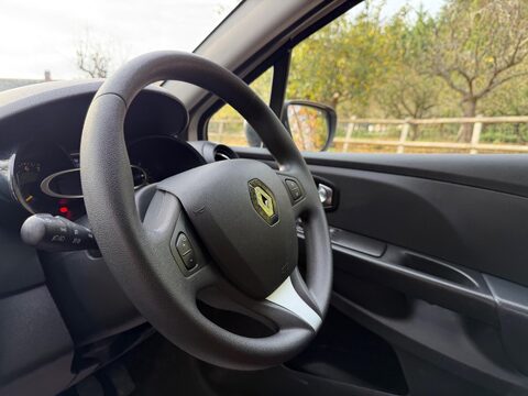 Renault Clio 1.2 16V Play Euro 6 5dr 23