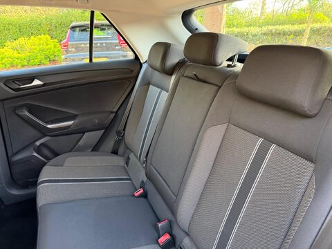 Volkswagen T-Roc 1.0 TSI SE Euro 6 (s/s) 5dr 17