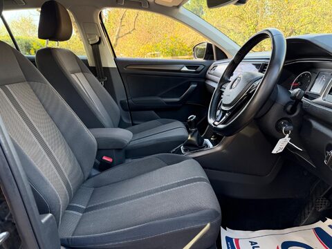 Volkswagen T-Roc 1.0 TSI SE Euro 6 (s/s) 5dr 12
