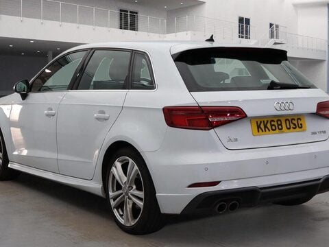 Audi A3 1.5 TFSI CoD 35 S line Sportback Euro 6 (s/s) 5dr 3