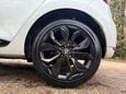 Renault Clio 0.9 TCe Iconic Euro 6 (s/s) 5dr 27