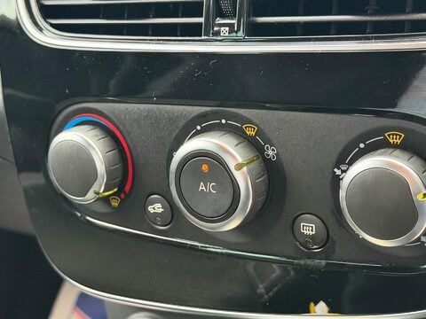 Renault Clio 0.9 TCe Iconic Euro 6 (s/s) 5dr 20