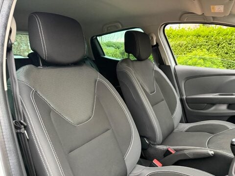 Renault Clio 0.9 TCe Iconic Euro 6 (s/s) 5dr 13