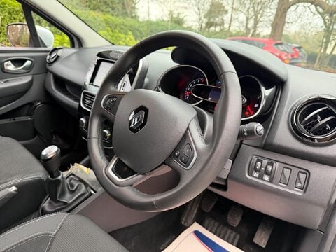 Renault Clio 0.9 TCe Iconic Euro 6 (s/s) 5dr 44