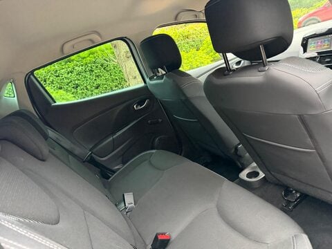 Renault Clio 0.9 TCe Iconic Euro 6 (s/s) 5dr 17