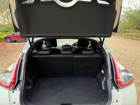 Nissan Juke 1.6 Tekna XTRON Euro 6 5dr 32