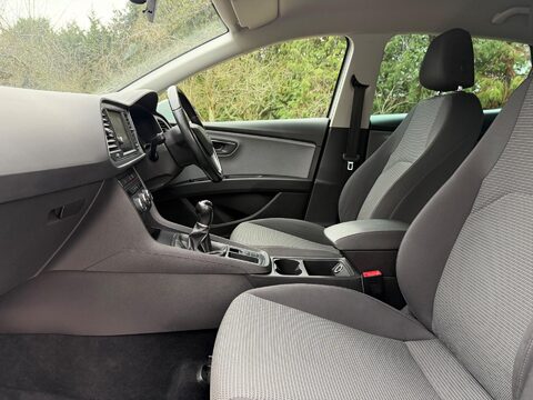 SEAT Leon 1.2 TSI SE Dynamic Technology Euro 6 (s/s) 5dr 28