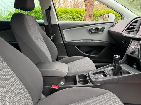 SEAT Leon 1.2 TSI SE Dynamic Technology Euro 6 (s/s) 5dr 33