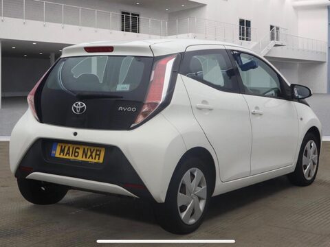 Toyota Aygo 1.0 VVT-i x-play Euro 6 5dr 6