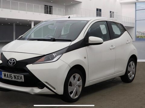 Toyota Aygo 1.0 VVT-i x-play Euro 6 5dr 2