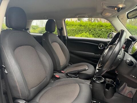 Mini Hatch 1.5 Cooper Euro 6 (s/s) 3dr 14