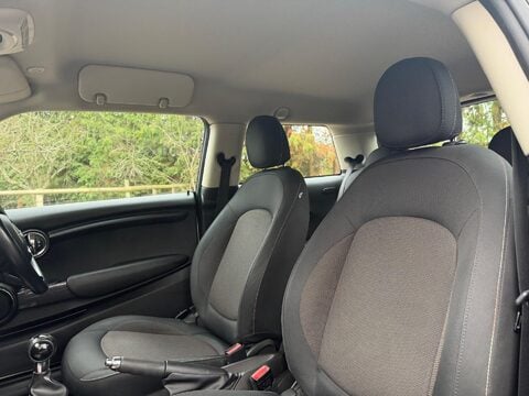 Mini Hatch 1.5 Cooper Euro 6 (s/s) 3dr 25