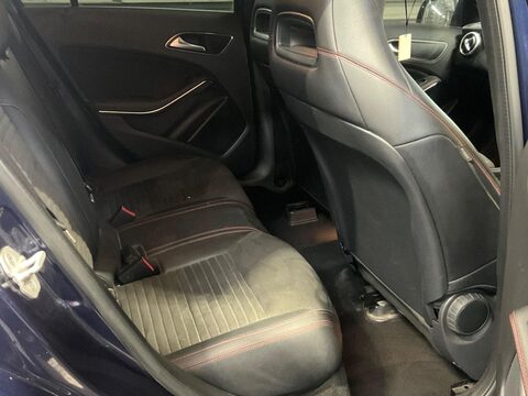 Mercedes-Benz A Class 1.5 A180d AMG Line 7G-DCT Euro 6 (s/s) 5dr 10