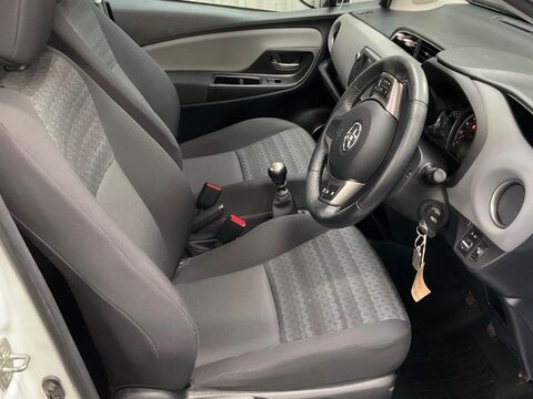 Toyota Yaris 1.33 Dual VVT-i Icon Euro 6 5dr 11