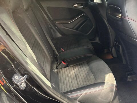 Mercedes-Benz CLA Class 1.6 CLA200 AMG Line Night Edition (Plus) Shooting Brake 7G-DCT Euro 6 (s/s) 8