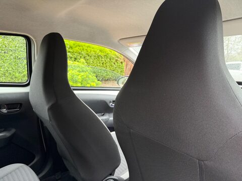 Toyota Aygo 1.0 VVT-i x-play Euro 6 5dr 19