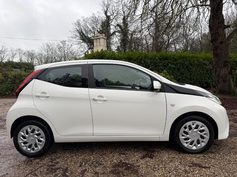 Toyota Aygo 1.0 VVT-i x-play Euro 6 5dr 8