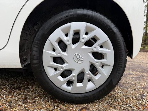 Toyota Aygo 1.0 VVT-i x-play Euro 6 5dr 29