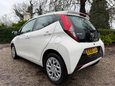 Toyota Aygo 1.0 VVT-i x-play Euro 6 5dr 4