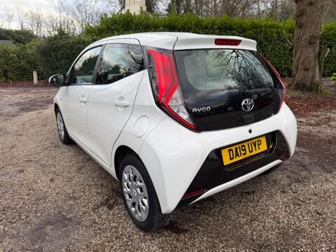 Toyota Aygo 1.0 VVT-i x-play Euro 6 5dr 4