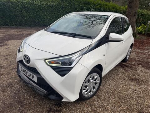 Toyota Aygo 1.0 VVT-i x-play Euro 6 5dr 3