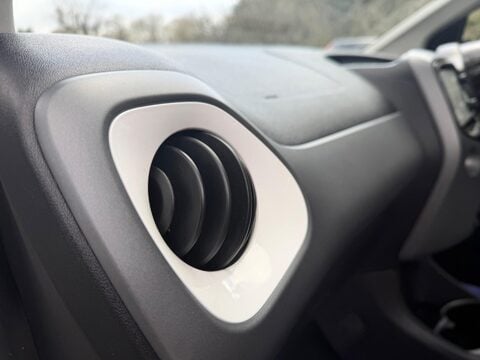 Toyota Aygo 1.0 VVT-i x-play Euro 6 5dr 21