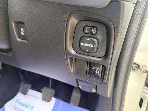 Toyota Aygo 1.0 VVT-i x-play Euro 6 5dr 18