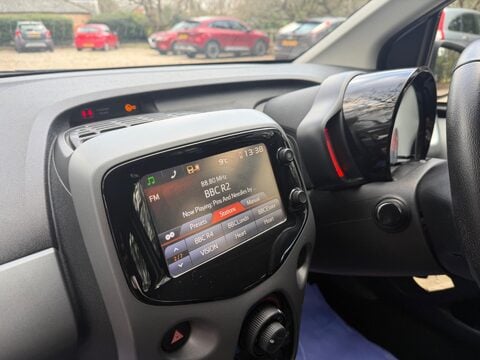 Toyota Aygo 1.0 VVT-i x-play Euro 6 5dr 24