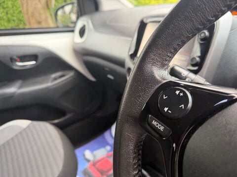 Toyota Aygo 1.0 VVT-i x-play Euro 6 5dr 32