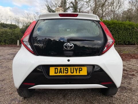 Toyota Aygo 1.0 VVT-i x-play Euro 6 5dr 5