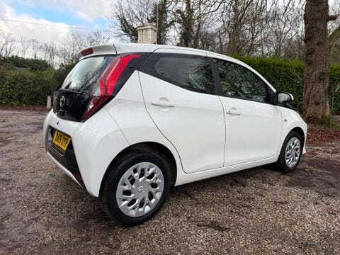 Toyota Aygo 1.0 VVT-i x-play Euro 6 5dr 7