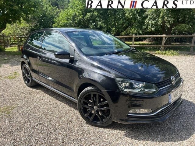 Black 2015 Volkswagen Polo Hatchback Front-wheel drive Automatic