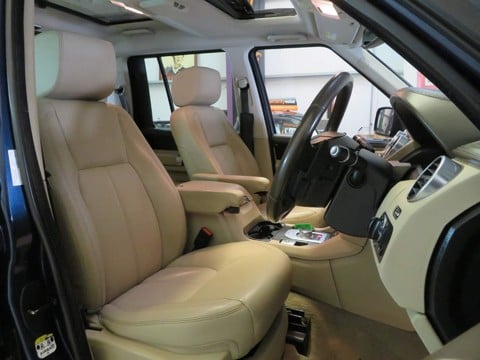 Land Rover Discovery SDV6 HSE LUXURY 46