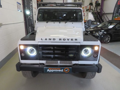 Land Rover Defender 90 TD COUNTY STATION WAGON 16