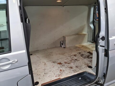 Volkswagen Transporter T28 TDI HIGHLINE 13