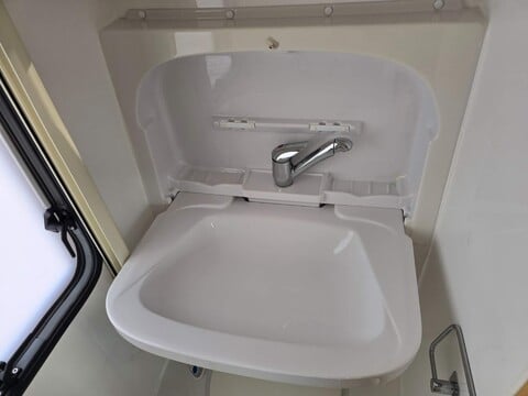 Elddis Autoquest 120 30